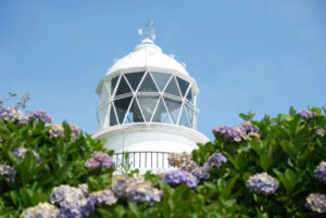 海上交通の要衝を訪ねて～人気作家がつづる灯台巡り紀行～【部埼灯台、関門海峡海上交通センター】