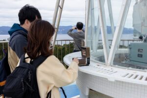 初島灯台で「リアル宝探し」を通して灯台を学ぶ新たな観光体験を実施しました