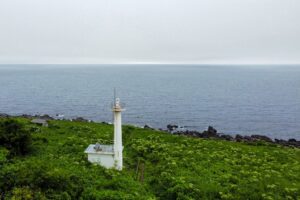 神の島に宿る光と祈りの物語を訪ねる「雄島灯台散策ツアー」2026年4月スタート
